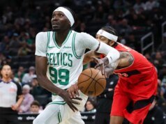 Informe: los Celtics cambian al delantero Chris Boucher al Jazz