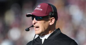 Bobby Hauck de Montana, el entrenador con más victorias en Big Sky, se retira