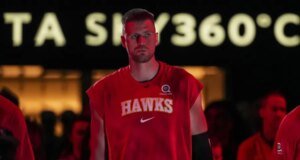 Los Hawks hacen movimientos mientras se preparan para el Jazz