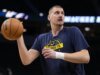 Informe: Nikola Jokic de los Nuggets regresará contra los Clippers