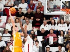 El enfrentamiento de Tennessee disadvantage Auburn ofrece a JP Estrella la oportunidad de repetir