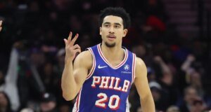 Informe: los 76 ers traspasan al guardia Jared McCain al Rumbling