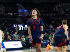 Virginia, número 17, logra una victoria doble en tiempo extra sobre Notre Dame hacia Boston College