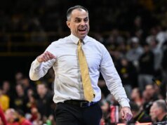 Bennett Stirtz pierde 32 puntos, Iowa le propina a Oregon la octava derrota consecutiva