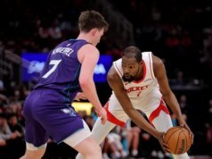 Kon Knueppel, los Hornets veloces se encargan de los Rockets chisporroteantes