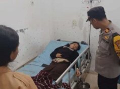 Estudiante de madraza en Lumajang es víctima de una bala perdida durante el recreo y recibe un disparo en el muslo