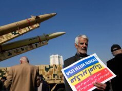 Irán está listo para conversaciones centradas en lo nuclear y rechaza el refuerzo militar de EE.UU.