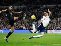 Dominic Solanke disipa los temores de una lesión grave después de salir cojeando al final del sorteo del Man City