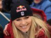 Lindsey Vonn se estrella y cojea en la última carrera preolímpica