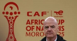 El presidente de la FIFA, Gianni Infantino, está a favor de poner fin a la sanción a Rusia