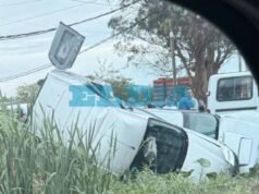 VIDEO.- Fuerte choque y vuelco en La Plata: una camioneta terminó arriba de otra camioneta