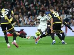 El penalti tardío de Mbappé le da al Real Madrid la victoria por 2-1 sobre el Rayo Vallecano