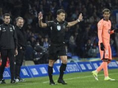 Isaac Fouto, periodista: “” Si a un árbitro el VAR le interviene dos veces en un partido, lo sancionan””
.