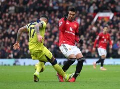 Carrick extiende su racha ganadora y el Man United venció 2-0 al Tottenham de 10 hombres
