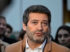 Los líderes portugueses desafían las inundaciones y la extrema derecha celebran la segunda vuelta presidencial el domingo