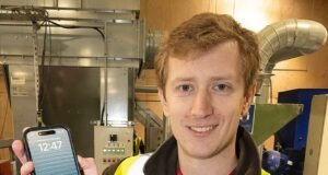 La mina de oro en los suburbios de Suffolk: FRED KELLY visita a los científicos que han encontrado una manera de ganar millones disadvantage placas de circuitos de los años 60 y sus viejos teléfonos móviles.