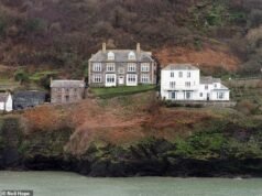 El icónico bar Doc Martin y Angler’s Buddies se ve obligado a cerrar gracias a las devastadoras redadas fiscales del Partido Laborista.