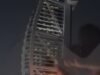 Británicos aterrorizados atrapados en fuego cruzado mientras los mulás lanzan bombardeos suicidas con drones en centros turísticos de Dubai