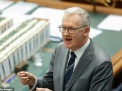 Momento dramático Proyecto de ley laborista BLOCK que prohíbe a terceros ayudar a las novias de ISIS, mientras Tony Burke critica la propuesta de ley “de mala calidad”