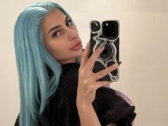 Serpentinas descaradas y con poca ropa convierten la escena del crimen de Nancy Guthrie en un espectáculo vil mientras se pelean entre sí por la mejor vista de su casa.